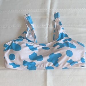 SHEIN Blue and White Patterned Swimsuit Bikini Top Sun-Ready Size XL